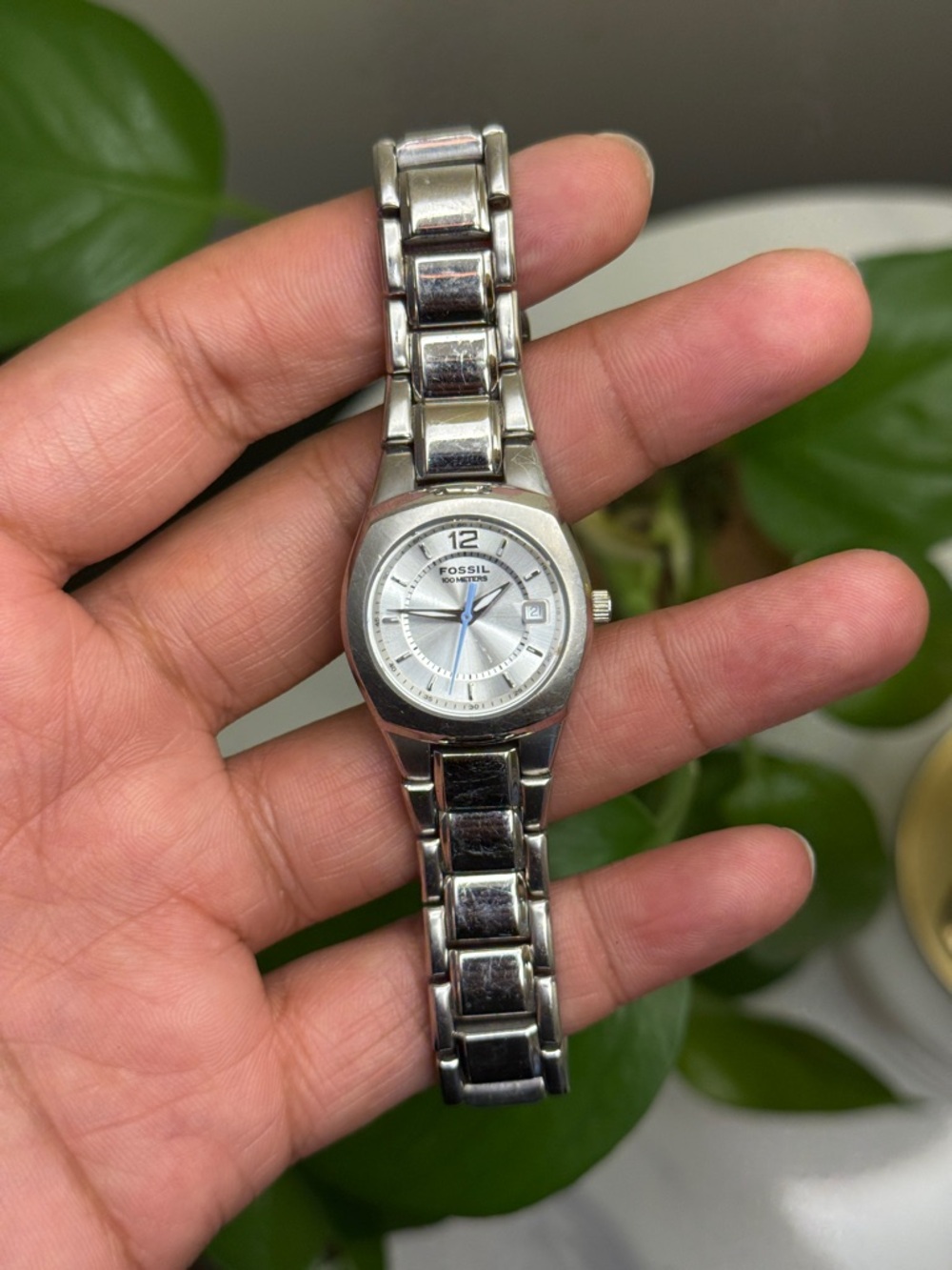 Fossil Silver Stainless Steel Women's dateWatch - Silver Dial